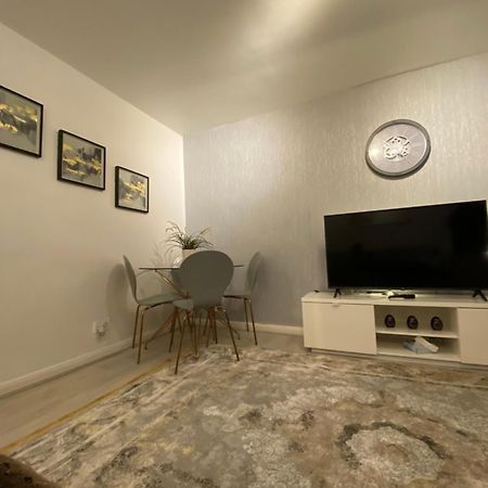 One Bedroom Flat In Chiswick W4 Londres Exterior foto
