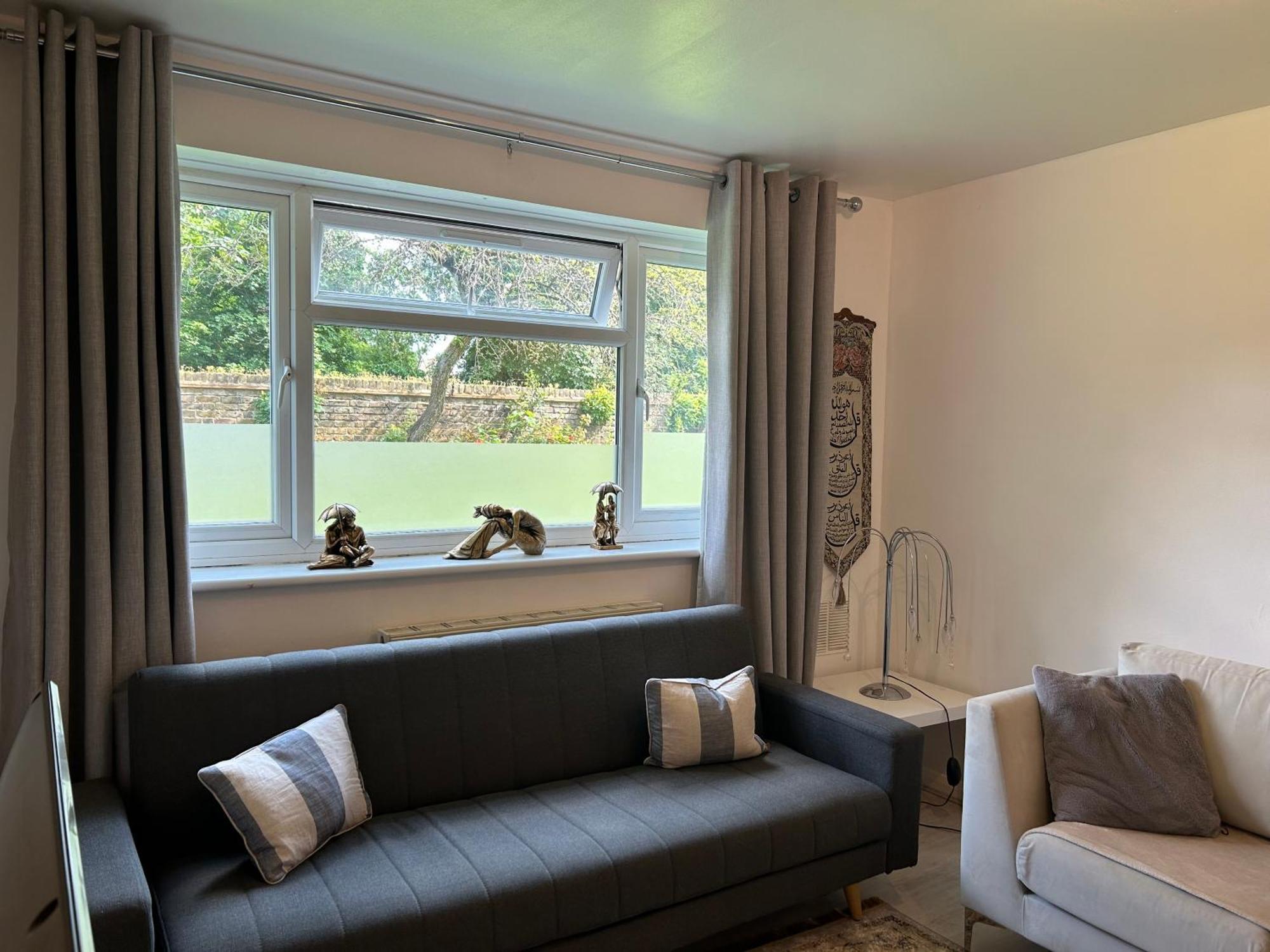 One Bedroom Flat In Chiswick W4 Londres Exterior foto